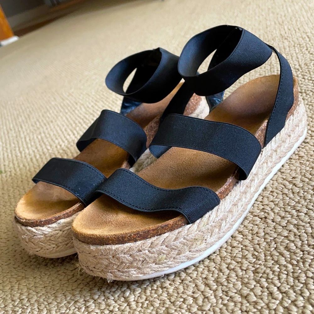 Steve Madden, size 8, black strap, platform heel.